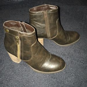 Ankle boots